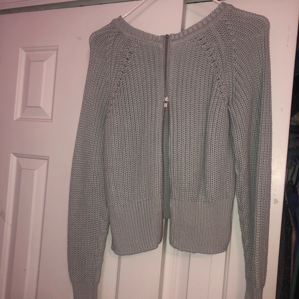 H&M Zip-Back Cropped Sweater - Picture 2 of 3